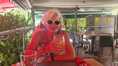 Monica Tatoiu, jefuită în vacanță chiar sub ochii ei: „Eram pe terasă când au intrat hoții”. În ce destinație se afla vedeta
