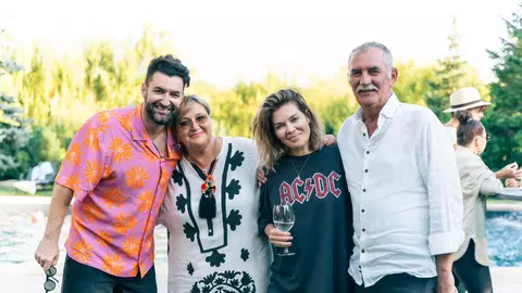 Povestea de iubire dintre părinții lui Smiley. Dragostea dintre Ion și Ioana Maria l-a inspirat pe artist să scrie melodia „Ultimul Vals”