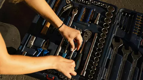 Avantajele pe care ţi le oferă propria trusă de scule în casă și în curte