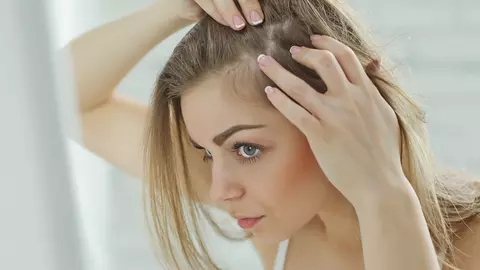 Care sunt cele mai comune afecțiuni ale scalpului? De la dermatită la psoriazis