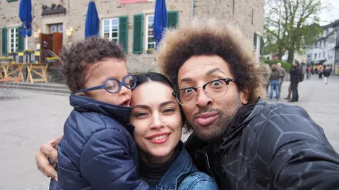 Fiul lui Kamara are 10 ani și suferă de o boală grea. Ce spune mama lui despre starea de sănătate a băiatului. „Leon știe cifrele, literele, iar acum este pasionat de franceză”