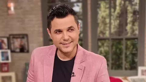 Cove și-a luat familia și a plecat în Cipru. Ce spune prezentatorul TV despre experiența trăită departe de România. „Ne-am decis să vedem cu ochii noștri”