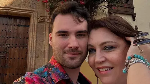 Octavian Ene, iubitul actriței Daniela Nane, obligat să efectueze o săritură periculoasă pe scenă. Tenorul a ajuns de urgență la spital