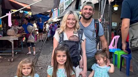 Ce a învățat Laura Cosoi despre căsnicia cu soțul ei în vacanța în Thailanda cu cele 4 fetițe: „Nu mai suntem doar noi doi, fără griji, ci un întreg univers