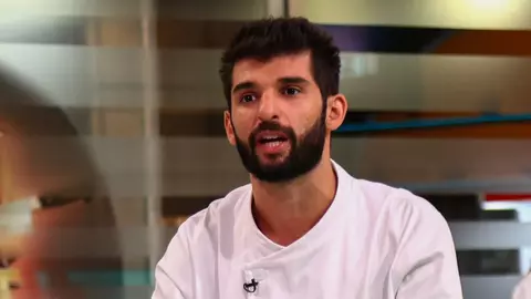 Pizzeria juratului Chefi la cuțite, Richard Abou Zaki, a fost jefuită. „În timp ce filmam, m-au sunat și m-au anunțat că hoții au intrat aseară”