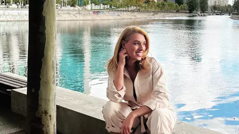 Primele imagini cu Sorana Darclee și iubitul ei, Adrian. „Te iubesc dragostea vieții mele. Noi am fost colegi de generală și de liceu”