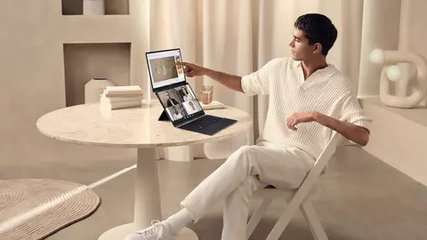 ASUS Zenbook DUO (UX8406): inovație în mișcare și productivitate accelerată de Inteligența Artificială