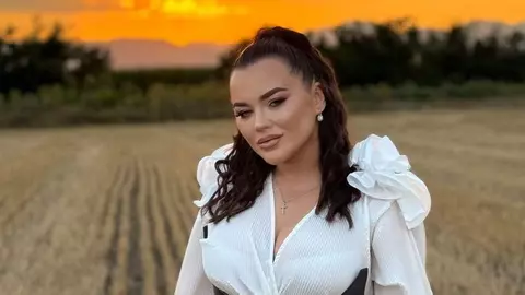 Carmen de la Sălciua și-a schimbat mașina. Cum arată bolidul de lux de sute de mii de euro. „Noua mea parteneră de șosele!”