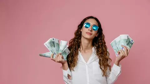 Cum să îți cultivi o mentalitate pozitivă față de bani și prosperitate