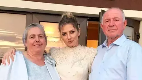 Cum a fost surprinsă mama Lidiei Buble într-un mall din București. Doamna Rahela nu locuiește în Capitală, ci la Deva