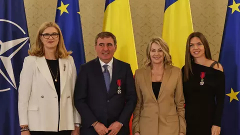 Simona Halep și Nadia Comăneci, stil și eleganță la ceremonia de decorare a lui Gică Hagi. Cum s-au îmbrăcat sportivele