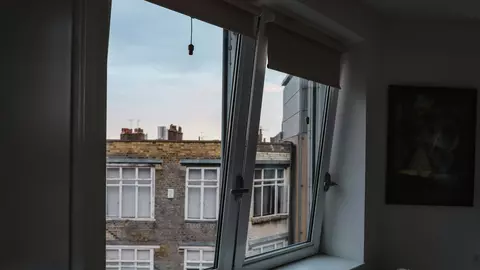 Cum curățăm ușile și geamurile de termopan după renovare