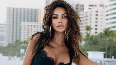 Mădălina Ghenea, apariție îndrăzneață pe străzile din New York! A defilat în lenjerie intimă