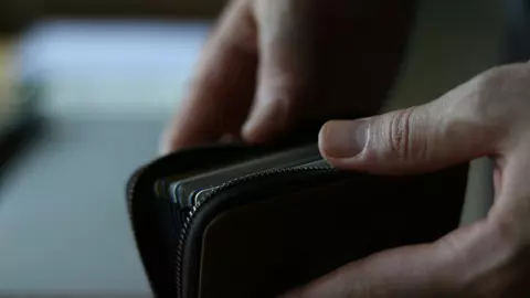 Topul salariilor în România: cele mai bine plătite domenii și orașele cu veniturile cele mai mari din țară
