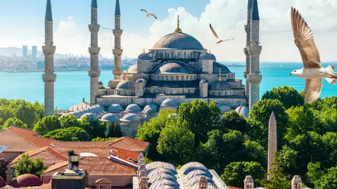Top 5 atracții din Istanbul care te vor face să te îndrăgostești de Turcia