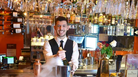 1.800 de joburi disponibile în afară pentru români. Sezonul de vară a început!