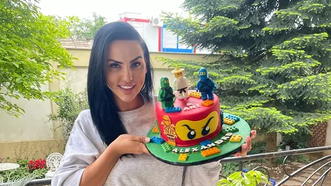 Imagini cu Lavinia Pîrva, Ștefan Bănică Jr. și fiul lor. Alexandru a împlinit 6 ani, iar părinții i-au organizat o petrecere. „Soarele nostru”