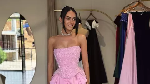Cum trebuie să își aleagă nașa rochia și alte accesorii pentru o nuntă elegantă