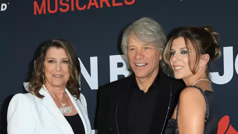 Jon Bon Jovi, mesaj emoționant pentru soția sa la aniversarea căsătoriei: „36 de ani minunați”. Cum arătau în ziua nunții