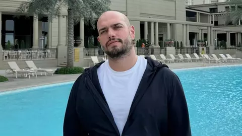 BRomania, tras pe sfoară de un curier! Ce a pățit comediantul, care s-a plâns pe TikTok că a pierdut 700 de lei