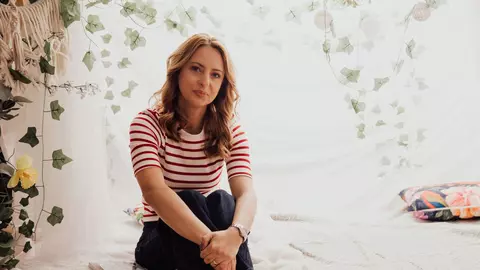 Alina Lavinia Grigoraș, jurnalist și scriitoare: "Oricând e un moment oportun să îți urmezi inima și să îți pui în evidență talentul și pasiunile"