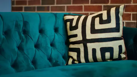 Cum să-ți decorezi sufrageria pentru a fi cât mai cozy și primitoare?