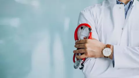 Ce controale medicale sunt obligatorii pentru angajați și de ce contează