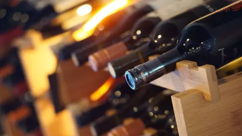 Vinul de casă: cum să-l îmbuteliezi corect pentru a-i păstra aroma?