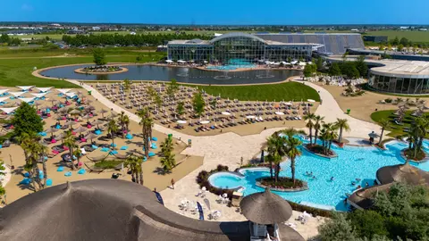 Destinatia de vacanta exotica care face valuri international si local: Therme Bucuresti a redeschis plajele Sands of Therme si Galaxy Horizon, și anunță o serie de evenimente pentru sezonul de vară