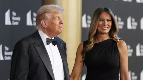 Donald Trump a fost huiduit, iar Melania Trump a strălucit. Evenimentul la care Prima Doamnă SUA a făcut furori