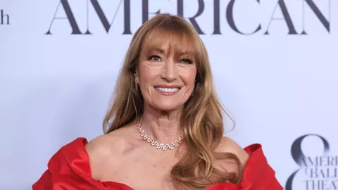 Jane Seymour, în costum de baie la 74 de ani, într-o fotografie care sfidează vârsta