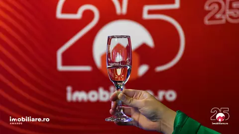 Liderii pieței imobiliare, premiați pentru inovație și profesionalism. Cine sunt marii câștigătorii al galei Imobiliare.ro AWARDS 2025