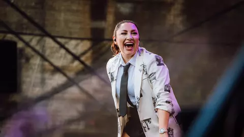Câți bani primește Andra să cânte o oră. Artista va avea concert în august la Brăila