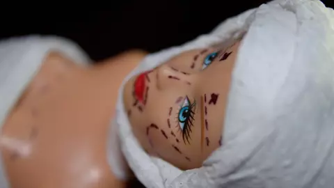 Cum să știi când e momentul ideal pentru o intervenție estetică