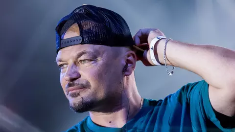 Puya, reacție sinceră de pe litoralul românesc: „O să promovez gratis nisipul ăsta!”