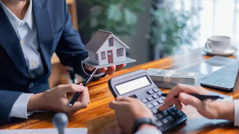 Imobiliare.ro Finance: Ce venituri trebuie să ai azi pentru a-ți cumpăra o locuință nouă cu credit ipotecar înainte de majorarea TVA?