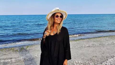 Anca Țurcașiu a făcut furori pe scena Festivalului Mamaia 2025. Ținuta aleasă a atras toate privirile, iar iubitul nu a scăpat-o din ochi. „Ce bine e!”
