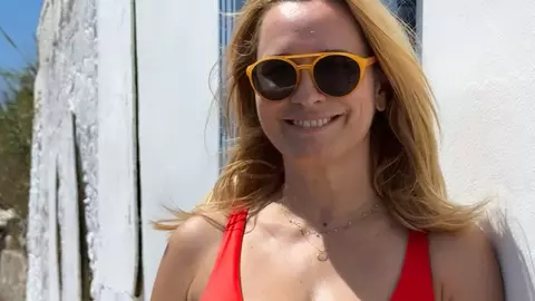 Andreea Esca și Alexandre Eram, vacanță la Paris. Vedeta Pro Tv a mers în vizită la părinții soțului ei. Cât de elegantă este mama soacră!