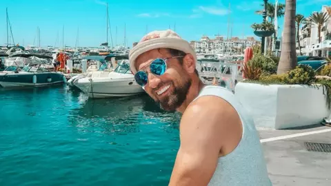 Ce a pățit Dani Oțil când a mers cu soția Gabriela Prisăcariu la un restaurant de lux din Marbella: „La intrare au lăsat-o doar pe ea, eu...”