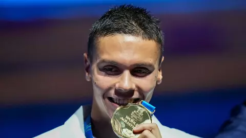 Cum au apărut David Popovici și Taisia Nițuleasa împreună la Singapore, înainte de întoarcerea în România. Formează un cuplu fericit
