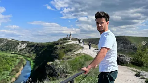 Ce destinații de vacanță a ales Dima Trofim, actorul din „Iubire cu parfum de lavandă”, pentru vara aceasta. Imagini rare cu fetița lui
