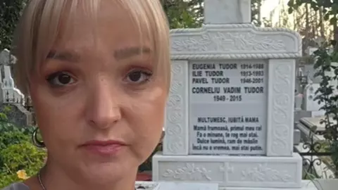 Mesajul transmis de Lidia, fata cea mare a lui Corneliu Vadim Tudor, de la mormântul lui. Ce schimbare face: „Se vor împlini 10 ani de când tatăl meu a plecat la Domnul”