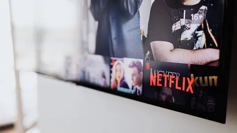 QLED comparativ cu LED: IATĂ tot ce trebuie să știi înainte de a cumpăra un televizor
