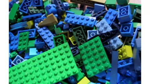 Creativitatea copiilor în era digitală: rolul surprinzător, dar esențial al seturilor LEGO