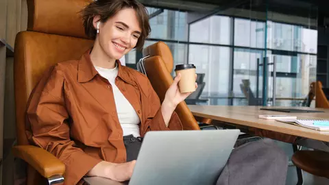 Back to Business: Cum îți rafinezi look-ul profesional în noul sezon de toamnă