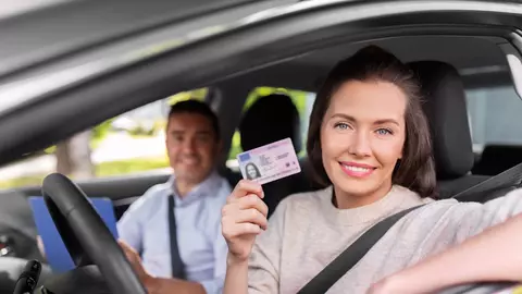 Gata cu birocrația! Permisul auto vine direct prin poștă!