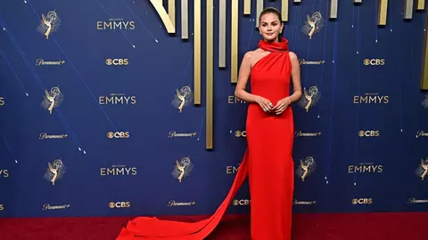 Cum s-au îmbrăcat vedetele la Premiile Emmy 2025. Lista câștigătorilor