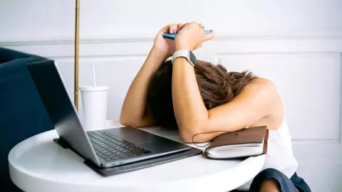 Cum să recunoști simptomele anxietății și să le gestionezi eficient