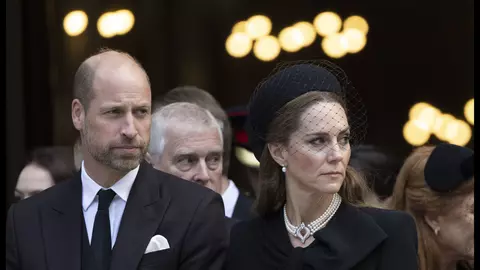Kate Middleton și-a îngrijorat fanii. Cum a apărut la funeraliile Ducesei de Kent