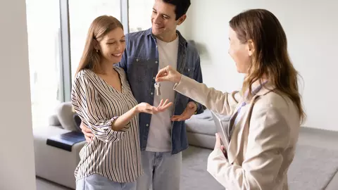4 din 10 chiriași vor să-i plătească proprietarului mai puțin de 300 euro la final de lună. Ce locuințe caută și care sunt prețurile reale din piață?